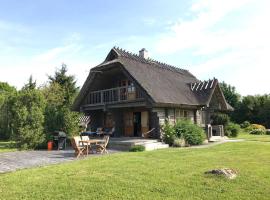 Romantiline talu Pädaste lahe ääres, hotel v destinaci Pädaste