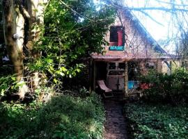 La petite maison des grès, self catering accommodation in Gueutteville-les-Grès