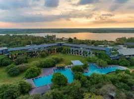 DoubleTree by Hilton Weerawila Rajawarna Resort