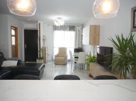 Gran casa ideal para familias, hotel in Atarfe