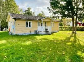 Coastal House with Guest Cottage