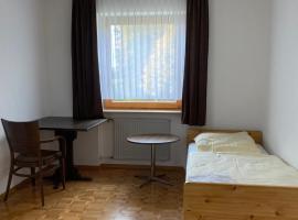 Ruhige 4 Zimmer EG-Wohnung Z1, hotel en Königsbronn