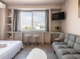 Aristotle Spot, City View Apartment by BiNoBi!
