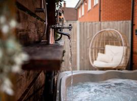 The Cavern Fun, Stylish, Music inspired Four Bed House, familiehotel i Southampton