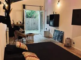 Apt 35 m2 Baignoire Balnéo terrasse privée