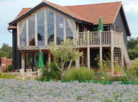 Country Escape at the Granary, hotel blizu znamenitosti Layer Marney Tower, Kolčester