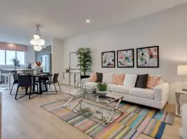 Spacious Modern Home With King Bed & Office