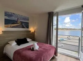 Couett'Hôtel Brest Port de plaisance, Les pieds dans l'eau