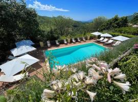 Spoleto Country Park - relax or be energetic, hotel en Acquaiura