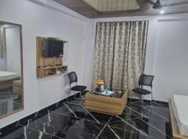 Shri Anand hotel, hotel v destinaci Berināg