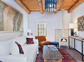 Dos Hermanas Suite 5 Downtown 1BR/1BA, holiday home in Santa Fe