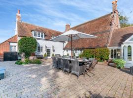 Perry Farm by Bloom Stays, holiday rental in Canterbury