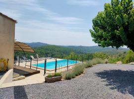 Location Monoblet, מלון בMonoblet