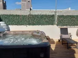 Ático de Lujo con Jacuzzi Climatizado en Terraza