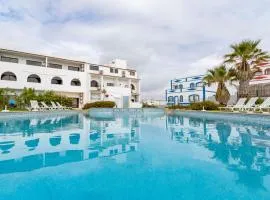 2 Bedroom Oasis in Sagres - 3 Minutes from Mareta Beach