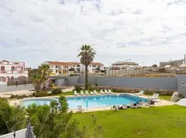 3 Minutes TO THE BEACH, 2 BEDROOM AMAZING APT WITH BALCONY, BBQ GRILL AND POOL