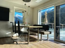 MOUNTAIN HOME apartment, hotel in Finkenberg