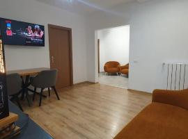 My space, hotel with parking in Cisnădie