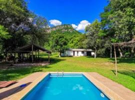 Posada San Miguel, Hotel in Paraguarí