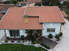 O Cantinho da Rosa, hotel in Casal Lourenço