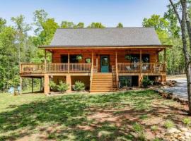 luxury Dear Tryon Cabin by TIEC in Green River Highlands – hotel w mieście Tryon