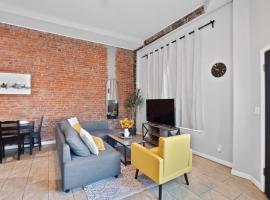 St. Louis: The Cozy Corner-2BR unit, hotel with parking in Soulard