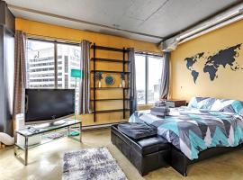 Industrial-Style Cityscape 1 Bedroom Loft, cheap hotel in Edmonton