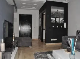 Val Fleuri Apartment with 2 Balconies, Casablanca