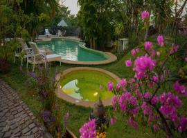 Emerald Leaf - Villa Mohor, hotel with pools in Dāhānu