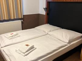 Hotel Castellana, hotel with parking in Lessien