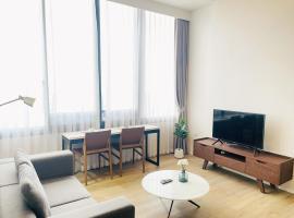 Ramada素坤逸87 Loft 空中酒吧 高层景观 BTS On Nut, апартаменты/квартира в Бангкоке