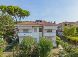 Apartment Dei Fiori by Interhome, hotel in Lido di Camaiore