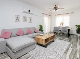 Beautiful Apartment in Harbour Paphos, Central & Close to Beach