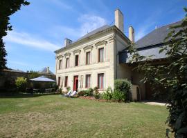 Domaine Des Roses, family hotel in Vaudelnay