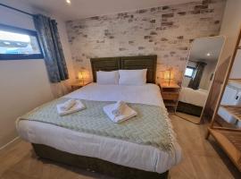 Rudgleigh Lodge by Cliftonvalley Apartments, hotel with parking in Bristol