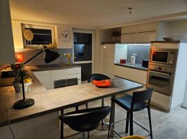 Appartement neuf 1 à 6 personnes dans maison individuelle，阿格諾的飯店