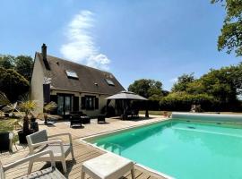 BoiKlo - Private pool, Billard, Jacuzzi - 10pax, casa en Hellenvilliers