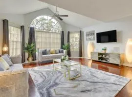Kissimmee Condo with Perks 6 Mi to Disney World!