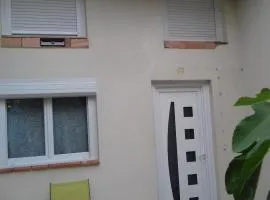 Maison POUR OUVRIERS seulement PAS DE TOURISME, NI FAMILLE