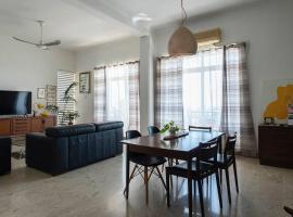 Spacious modernist Apt with views & pool, habitación en casa particular en Tal-Mejda
