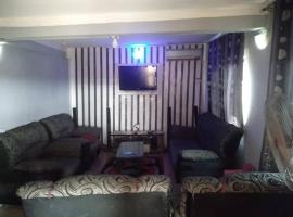 Two bedroom Home at Gbagi, New Ife Road, Ibadan @ Igbekele Oluwa House, 3 Zone A, Opeyemi Street, New Gbagi Market, New Ife Road, Gbagi, Ibadan, Oyo State、イバダンのホテル
