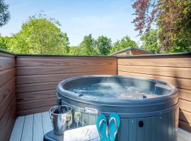 V28 - The Lookout with Hot Tub, hotell i Bangor