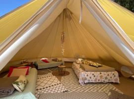 Tente inuit cocooning, campeggio di lusso a Urtaca