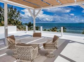 White Sands Beach House, villa em Maya Beach