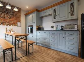 Fairways View - Spacious Apartment - Sleeps 6 - Lovely Views - by Rework Accommodation, alquiler vacacional en la playa en Hoylake