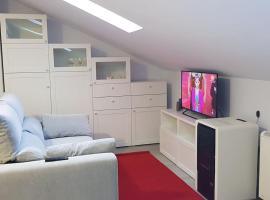 Acogedor apartamento nuevo en Puebla de Lillo, hotel in Puebla de Lillo