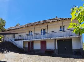 브라간사에 위치한 저가 호텔 Casa de Cabecinho- Albufeira do Azibo