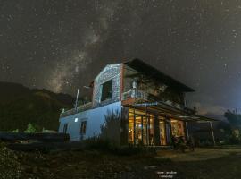 Stone Paradise Homestay, cottage in Sapa