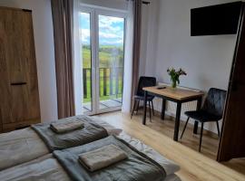 Dom na Ubocy, hotel em Groń