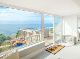 Mesmerising sea views - Penrose - above the beach Cornwall.